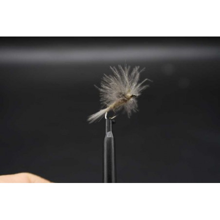 Étui Vintage Ogdon Smiths Pour Pêche à La Mouche Sèche - En étain Et Fonte - Occasion Avec Traces D'usure